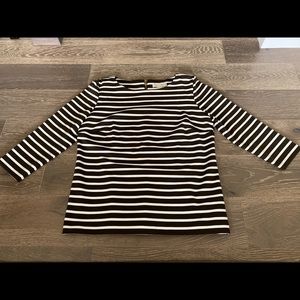 ⭐️ NWT Micheal Kors shirt⭐️